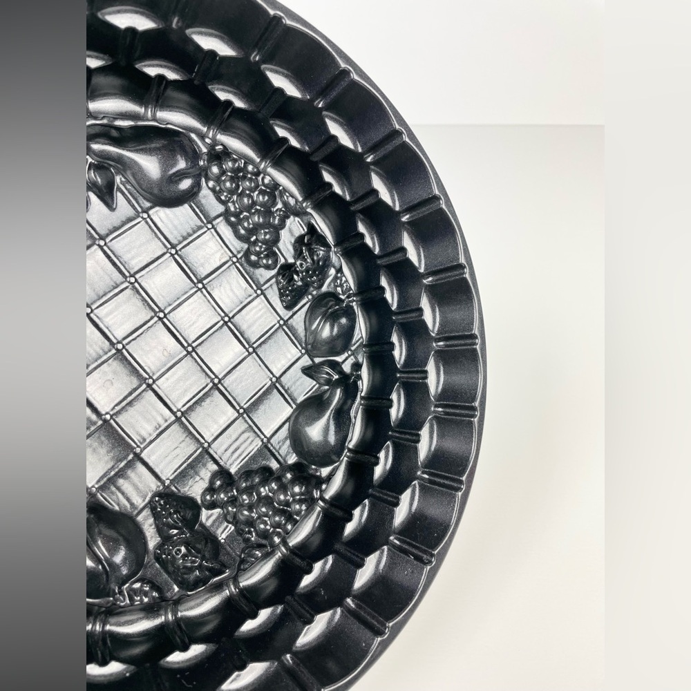 Nordic Ware Marianne Cake Pan Cast Aluminum Fruit Lattice Basket Weave 10 Cup - Picture 10 of 16